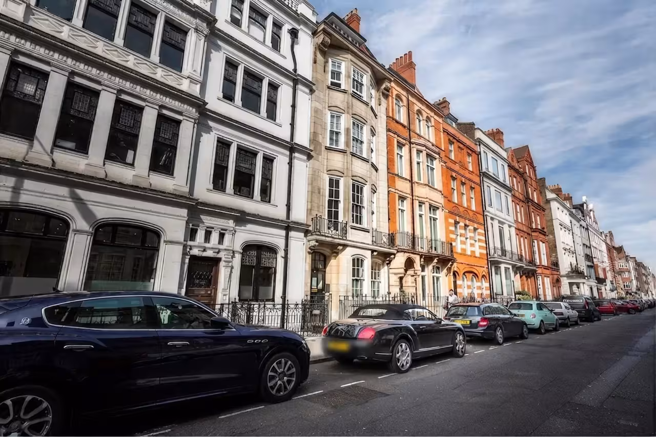 IVI LONDON 2 2.webp