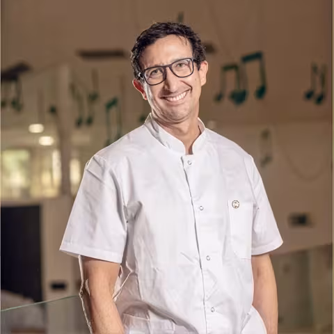 Dr. Hans Arce