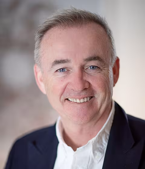 Mr Stuart Lavery