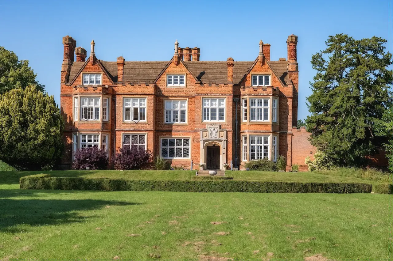 BOURN HALL CLINIC CAMBRIDGE 2.webp