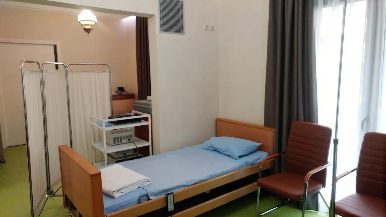 LIFE CLINIC 3.webp